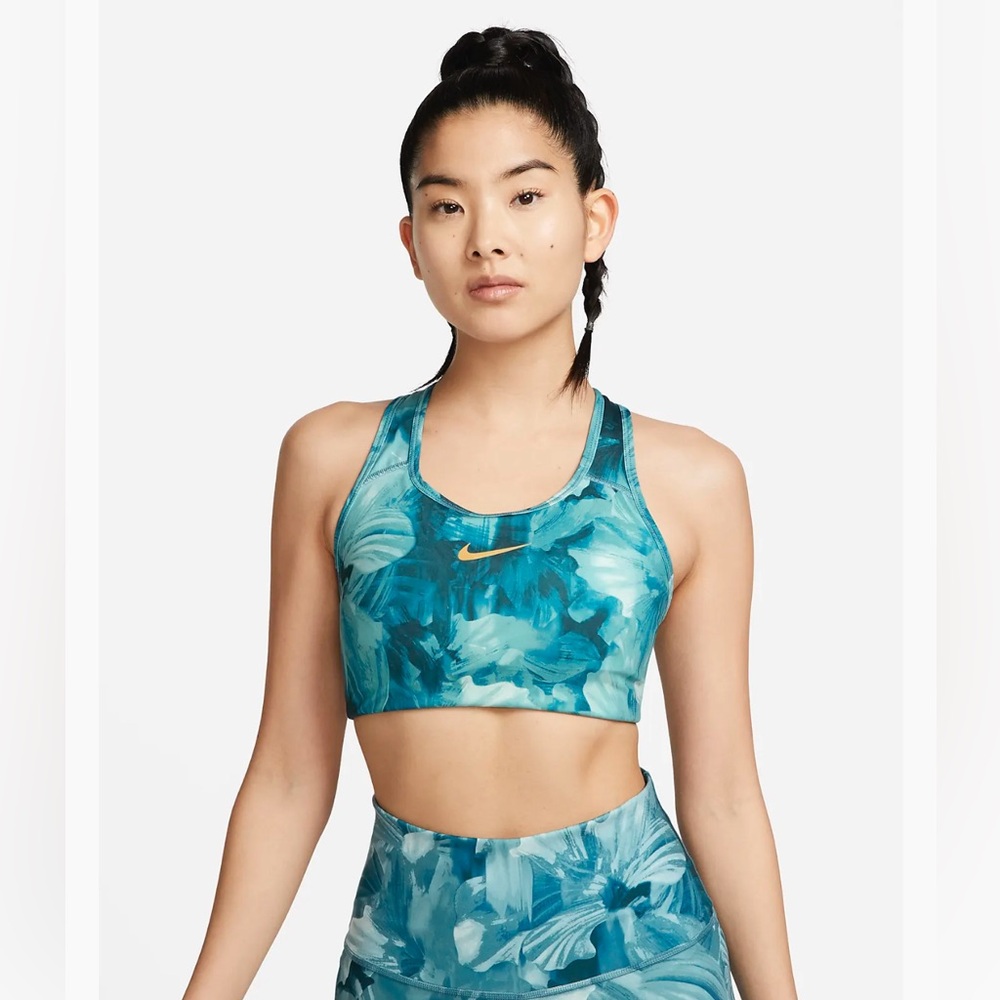 Bundle Nike Pro Women's 5" Shorts & Swoosh Medium-Support Padded Sports Bra - Picture 9 of 14